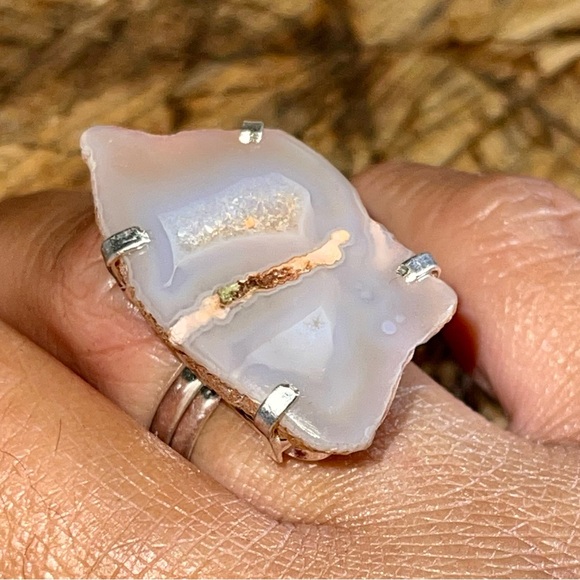 Beautiful Raw Druzy Quartz Ring Size 7 - Picture 5 of 6